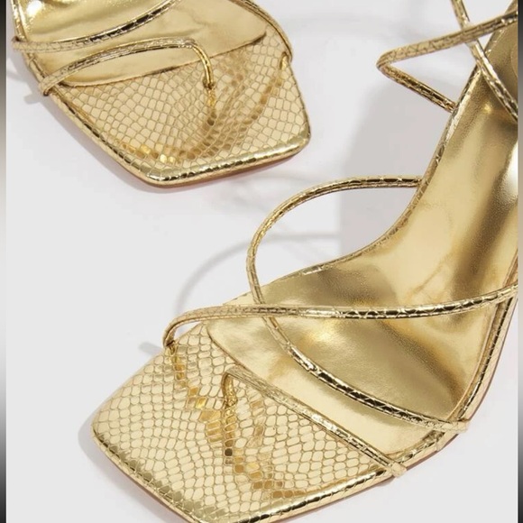 Gorgeous Metallic Snakeskin Embossed Strappy Sandals - Picture 2 of 4